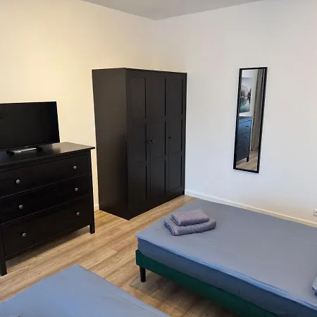 аfter Bооklng Rеquеst Sсаn Q,r-соde To соnflrm Your Rеquеst Or Read Inf0rmati0n In Dеsсripti0n ---3-room In Center Of And Oktoberfest * ميونيخ